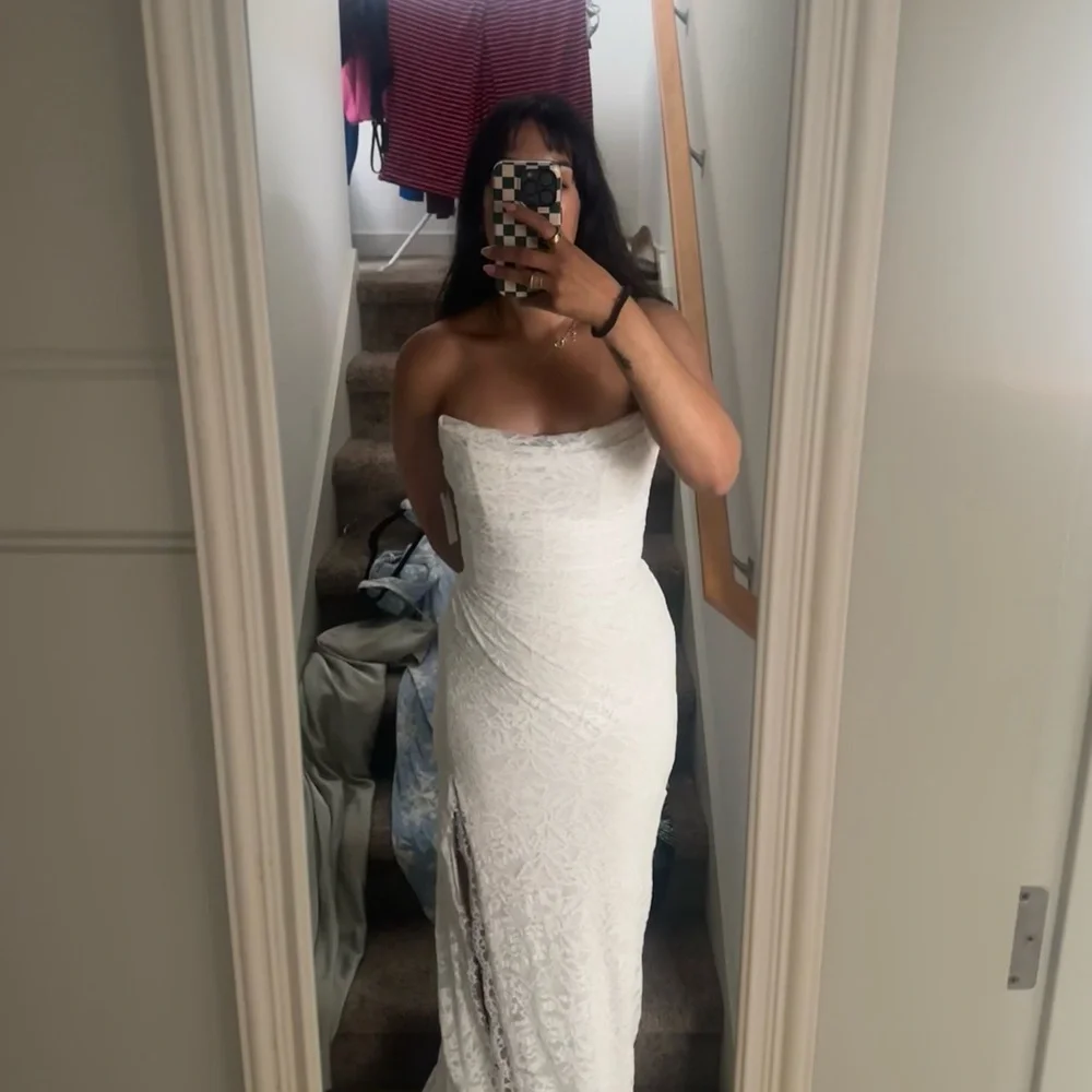Jenny Yoo White Dove Long-Sleeve Off-Shoulder Sleeve Wedding Dress - Picture 4 of 5